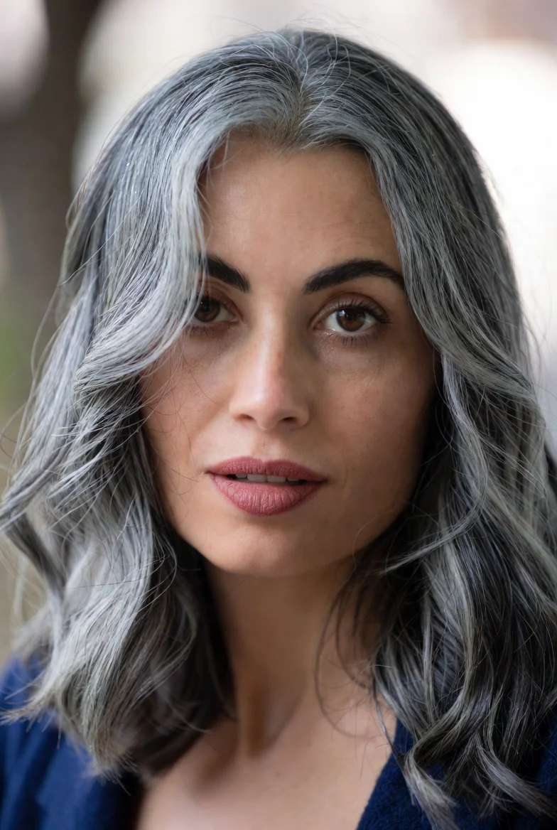 Gray Blending (Grown-Out Gray as a Feature)
